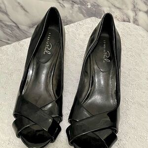 Studio Black Crossed Strap Heels for Formal Occasions
